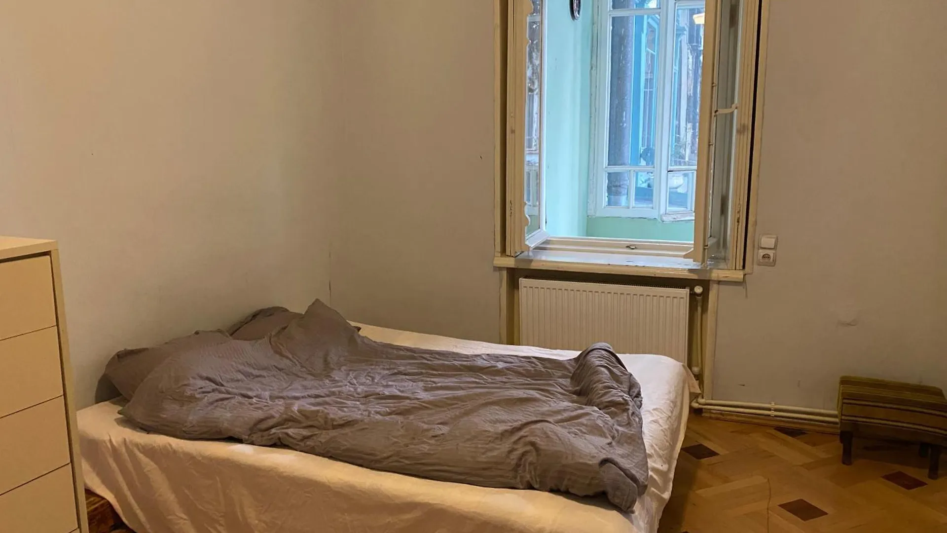 Old Apartment On 10 Krylov Street 트빌리시